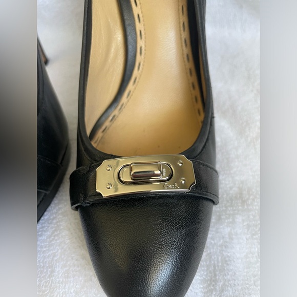 Coach  Camille | Coach's signature turnlock. Size 6 - Picture 6 of 7